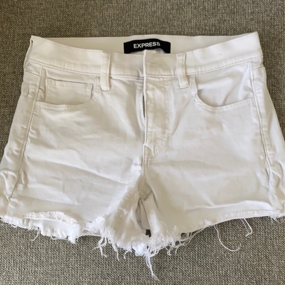 Express Shorts - Picture 1 of 3